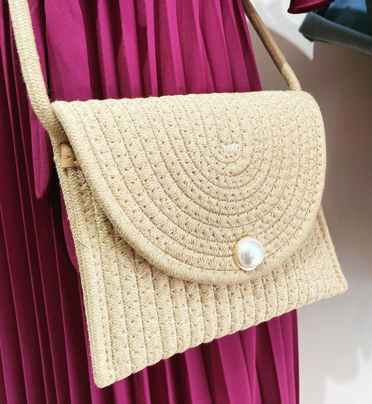 Bolso sobre broche perla