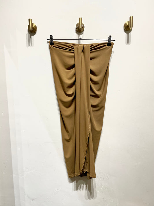 Falda nudo drapeada